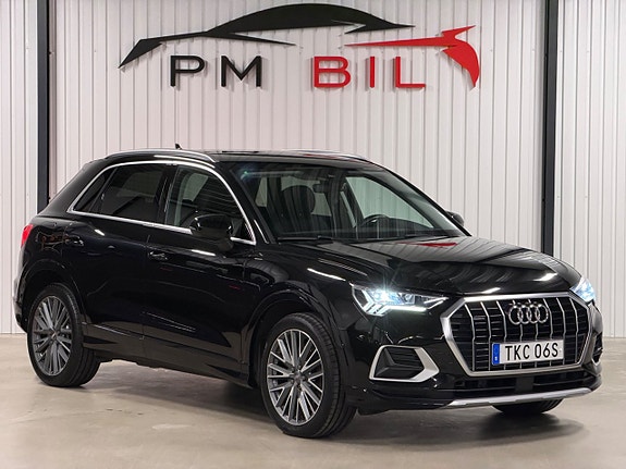 Audi Q3 2 of 5