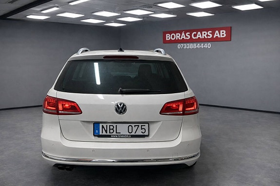 Volkswagen Passat 2 of 5
