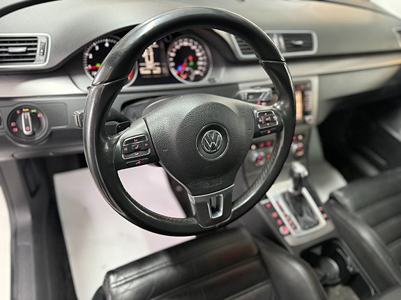 Volkswagen Passat 11 of 11