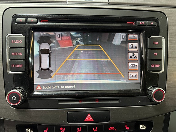 Volkswagen Passat 10 of 11