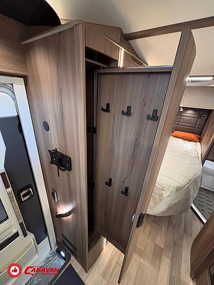 Kabe Travel Master Novum Compact 720 LXL / AC / 170hk / B-körkort / 12 of 27