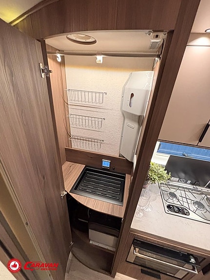 Kabe Travel Master Novum Compact 720 LXL / AC / 170hk / B-körkort / 10 of 27