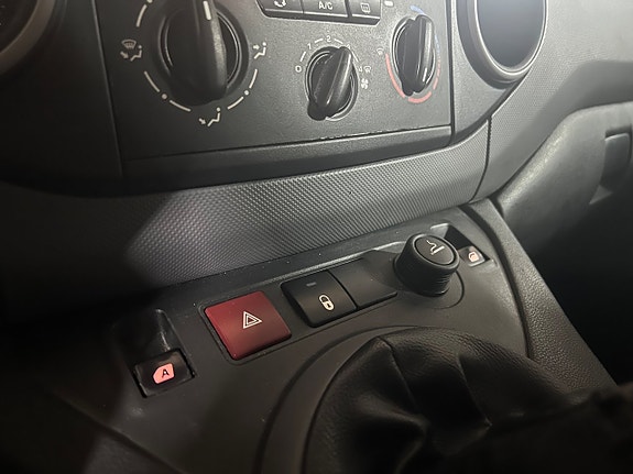 Peugeot Partner 12 of 18
