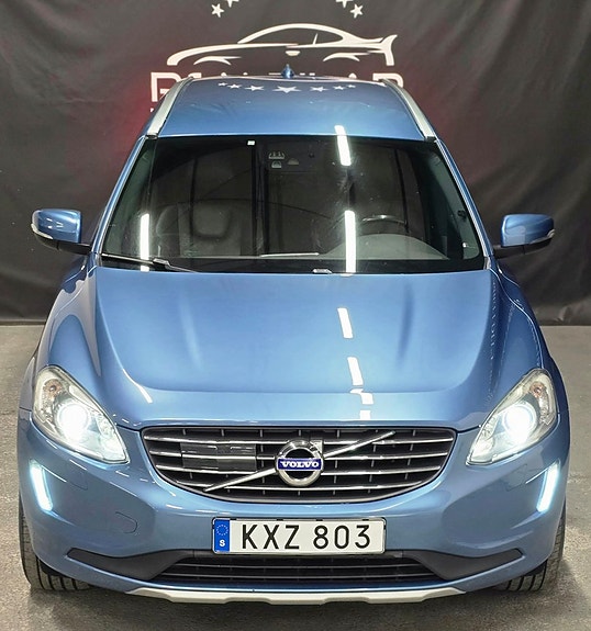 Volvo XC60 2 of 27