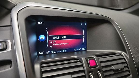Volvo XC60 17 of 27