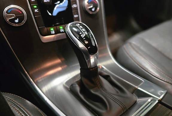 Volvo XC60 15 of 27