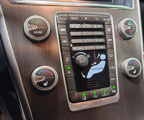 Volvo XC60 16 of 27