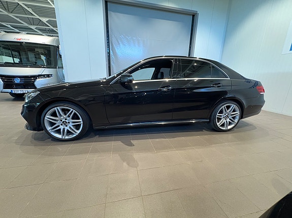 Mercedes-Benz E220 4 of 15