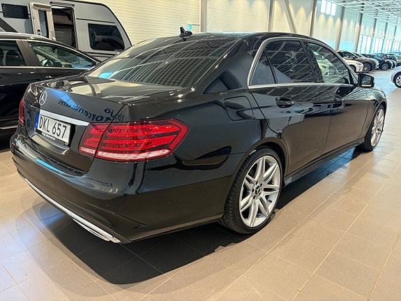 Mercedes-Benz E220 7 of 15