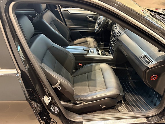 Mercedes-Benz E220 10 of 15