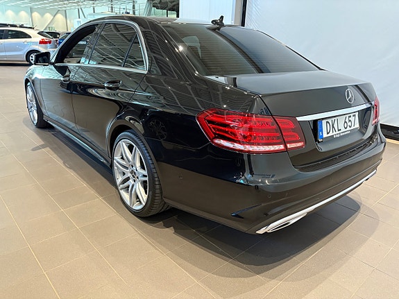 Mercedes-Benz E220 5 of 15