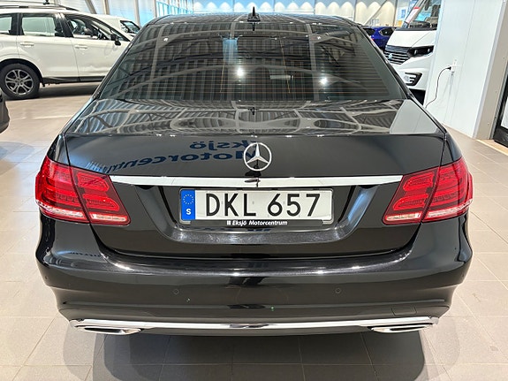 Mercedes-Benz E220 6 of 15