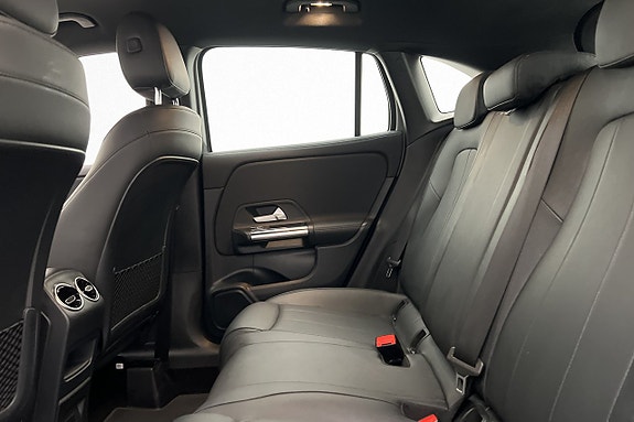 Mercedes-Benz GLA250 e 11 of 30