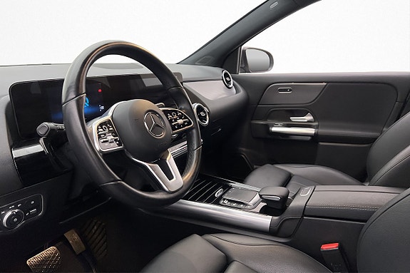 Mercedes-Benz GLA250 e 15 of 30