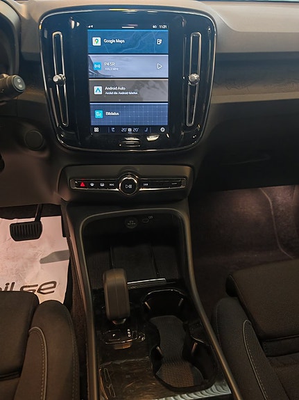 Volvo XC40 11 of 19