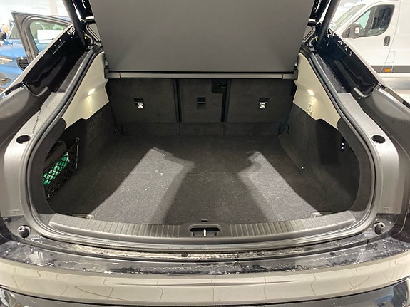Volvo ES90 13 of 17