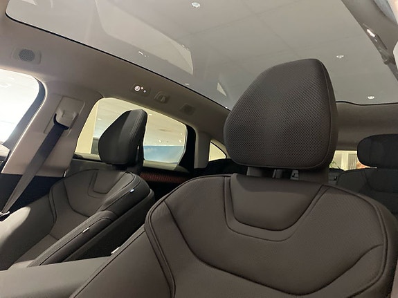 Volvo ES90 15 of 17