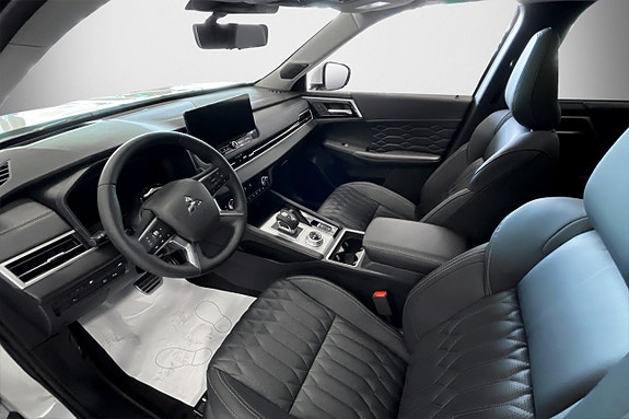 Mitsubishi Outlander 4 of 7