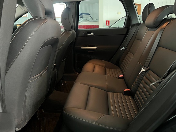 Volvo V50 10 of 17