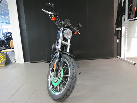 Harley-Davidson sportster XL 883 R 3 of 6