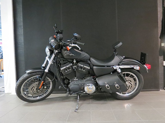 Harley-Davidson sportster XL 883 R 2 of 6