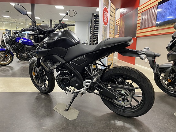 Yamaha MT-125 2025 TECH BLACK 5 of 6