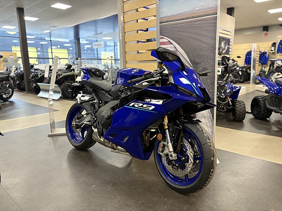 Yamaha YZF-R9 2026 ICON BLUE FINNS HEMMA!