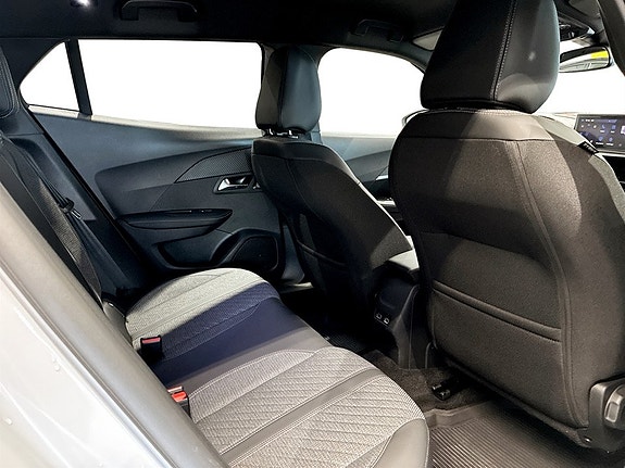 Peugeot 2008 9 of 17