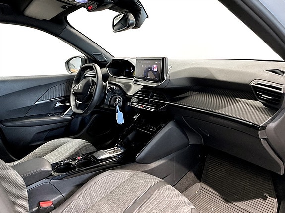 Peugeot 2008 8 of 17