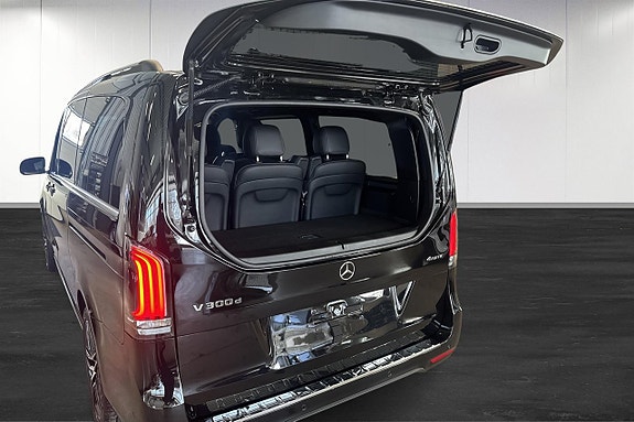 Mercedes-Benz V300 18 of 20