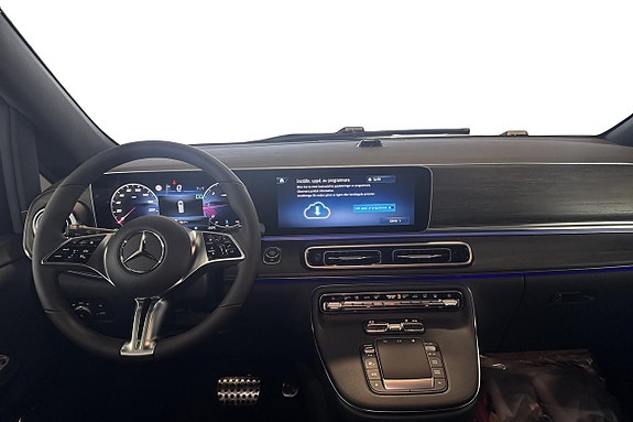 Mercedes-Benz V300 8 of 20