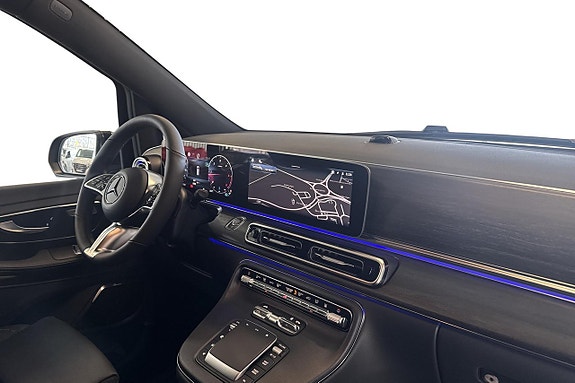 Mercedes-Benz V300 9 of 20
