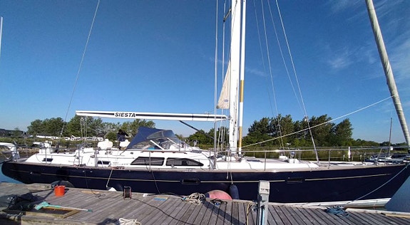 Moody 64, Lyxig långfärdsbåt med full knapptryckssegling