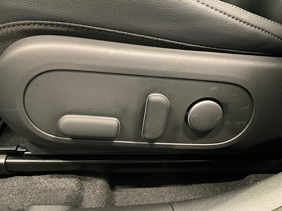 Hyundai Kona 8 of 17