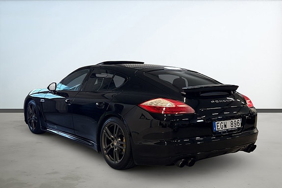 Porsche Panamera 4S 3 of 5
