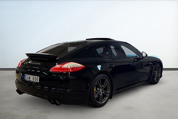 Porsche Panamera 4S 5 of 5