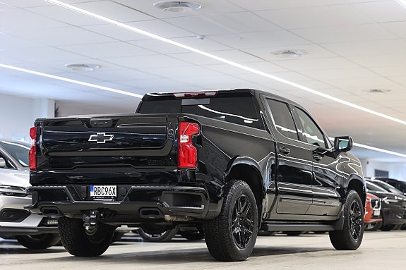 Chevrolet Silverado EV 8 of 27