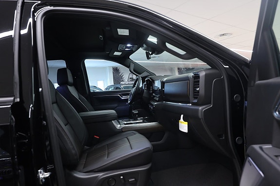 Chevrolet Silverado EV 15 of 27