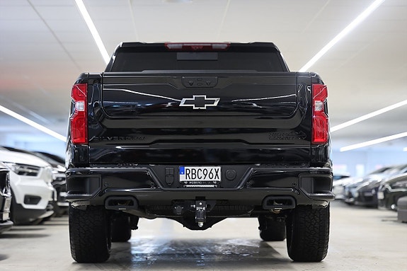 Chevrolet Silverado EV 9 of 27
