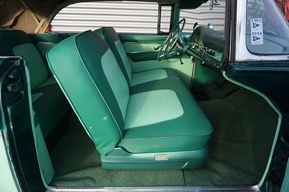 Ford Fairlane 17 of 21