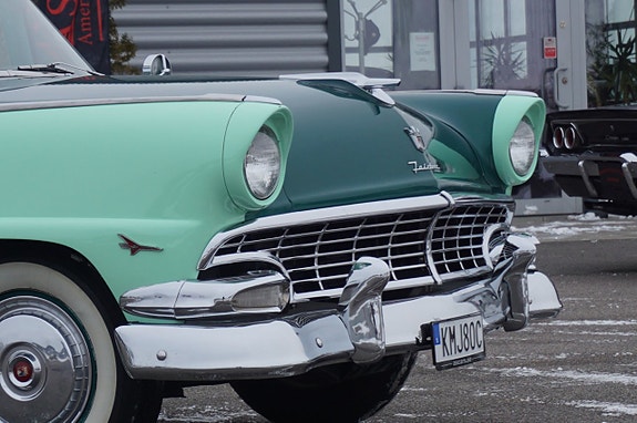 Ford Fairlane 11 of 21