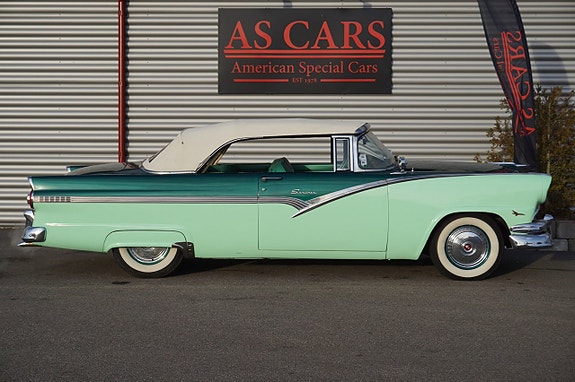 Ford Fairlane 3 of 5
