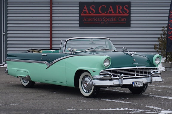 Ford Fairlane 4 of 5