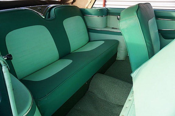 Ford Fairlane 20 of 21