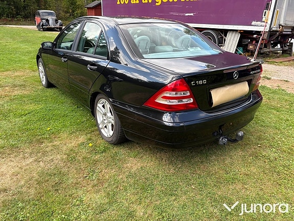 Mercedes-Benz C180 5 of 5