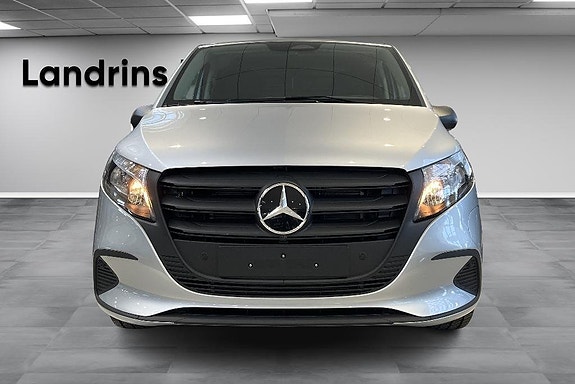 Mercedes-Benz eVito 119 2 of 5