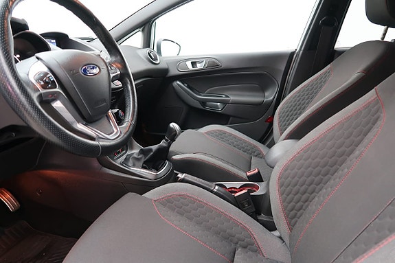 Ford Fiesta 4 of 5