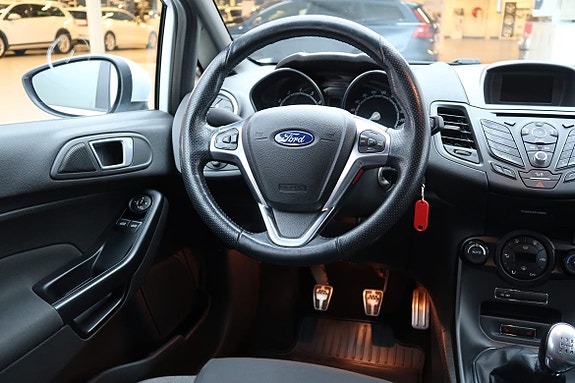 Ford Fiesta 6 of 19