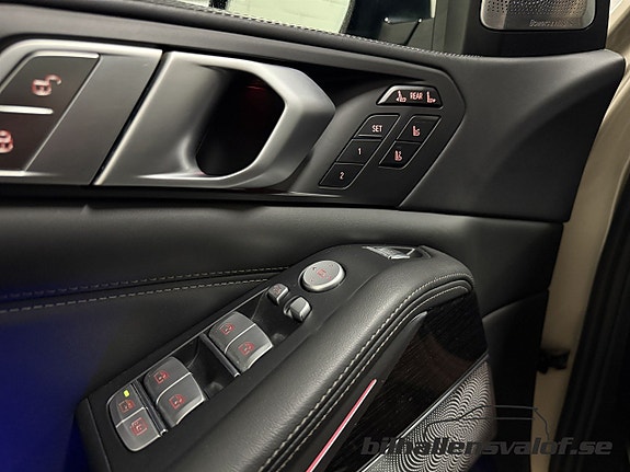 BMW X7 4 of 5