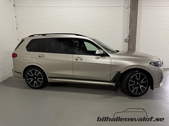 BMW X7 2 of 5